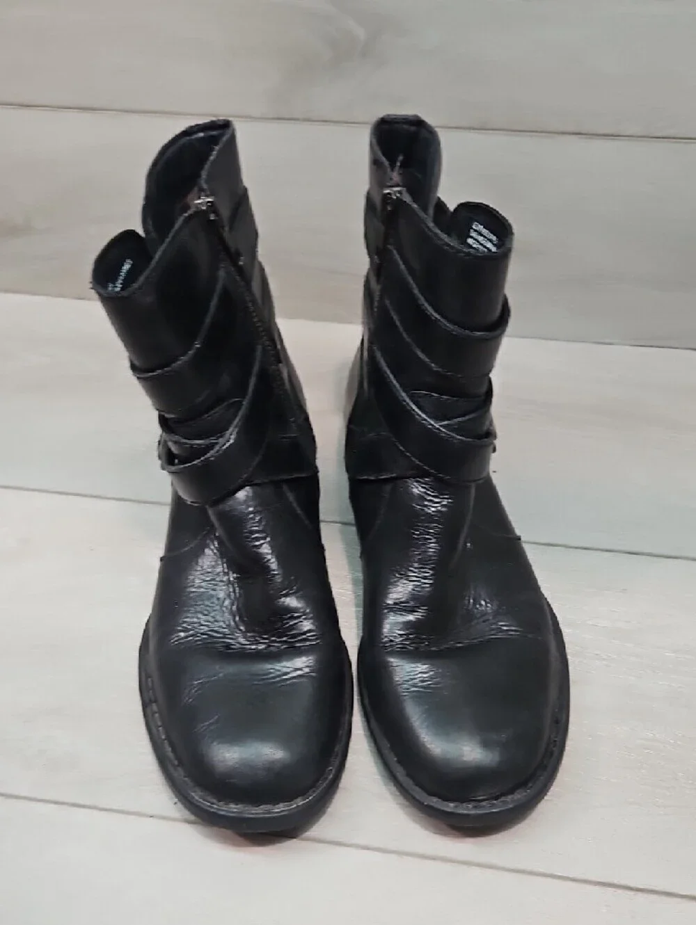 Born Women’s Moto Black Leather Buckle Ankle Boots Shoes Sz 8M